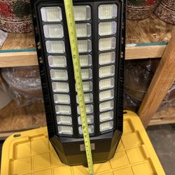 BRAND  NEW  BIG 9000 WATTS  WITH GLASS  LENSE  LED   Solar Street Light Outdoor waterproof for commercial or home 