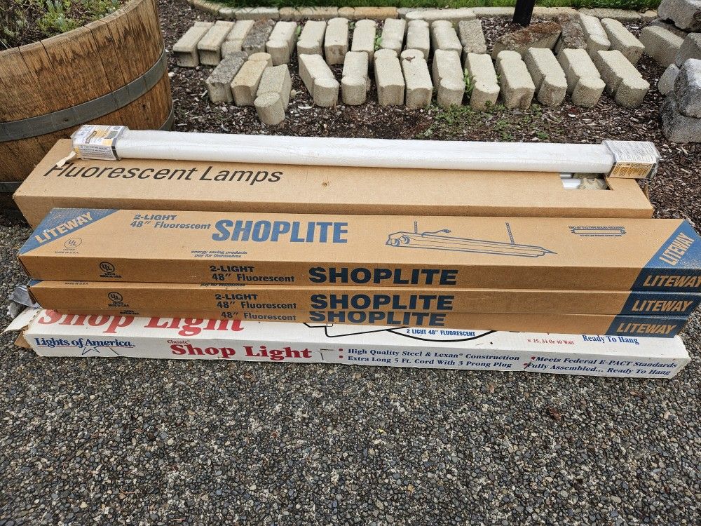 Fluorescent Shop Lights for Sale in Puyallup, WA OfferUp