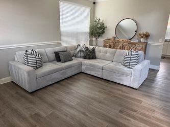 Havertys Large 4 Piece Sectional Sofa