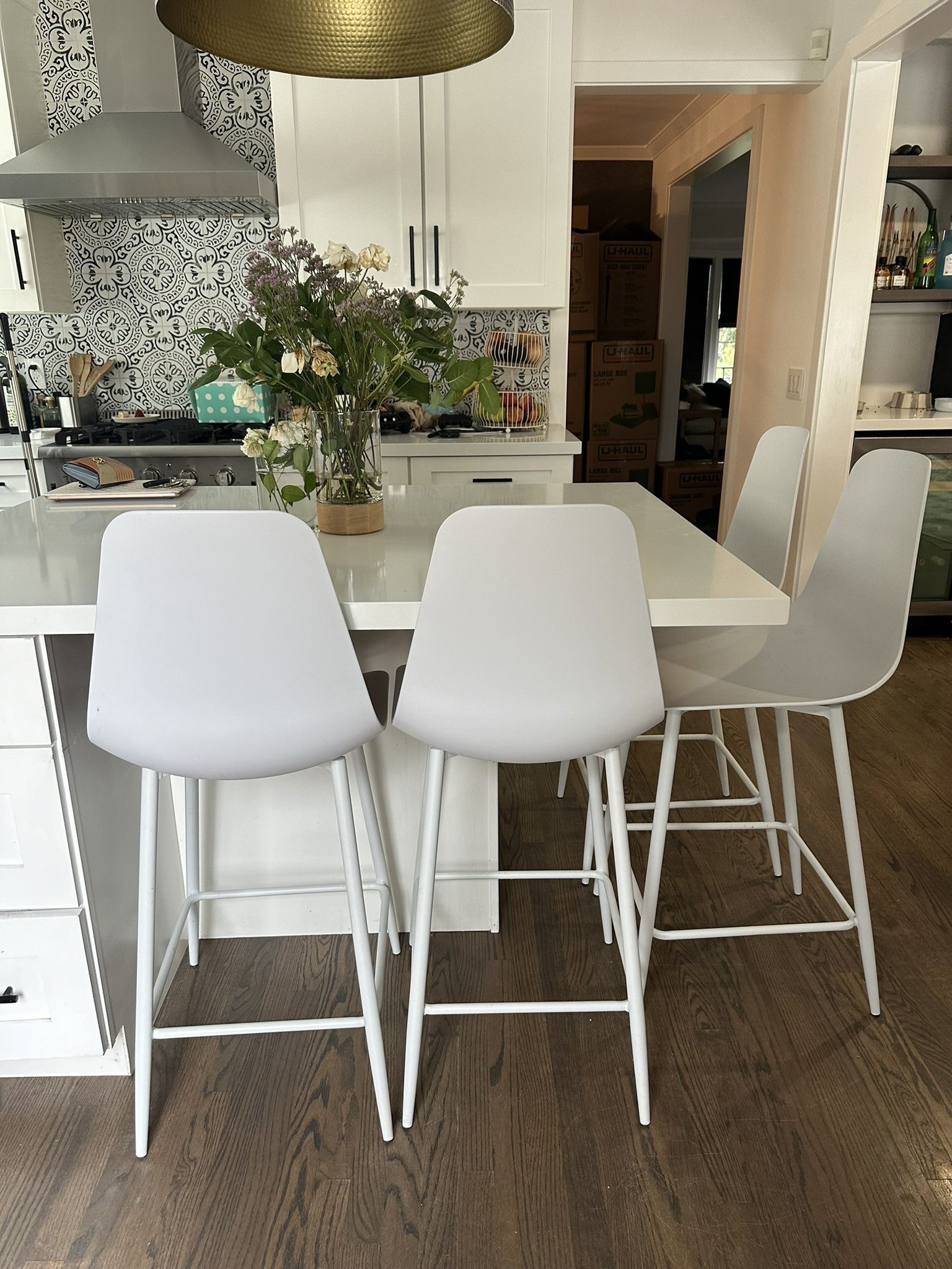 4 Article Svelti bar stools 