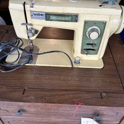 Sewing Machine With Stand 