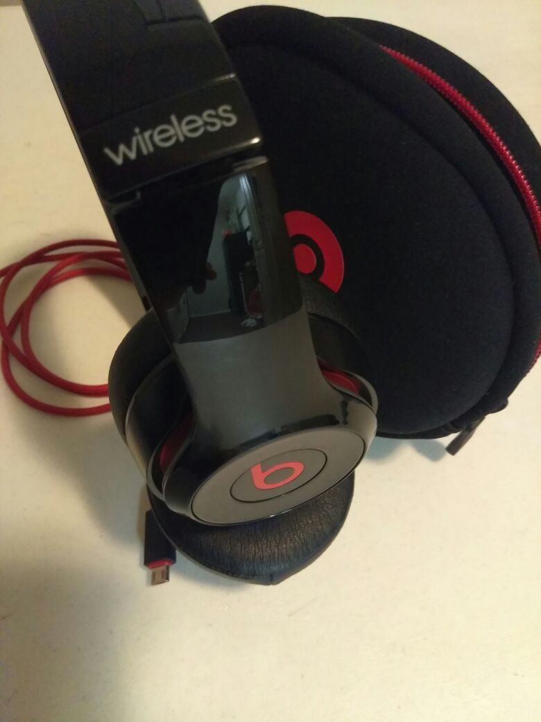 Beats by Dr Dre wireless Bluetooth solo