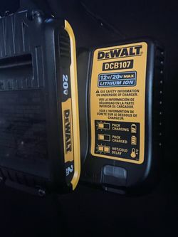 DeWalt DCB107 12V/20V Max Charger and battery 2Ah