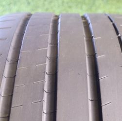 285 30R20 Michelin Pilot Super Sport 75% Tread 6/32 99Y SKU 27607 Grade A Tires