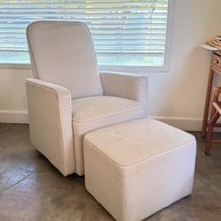 nursery glider and ottoman 