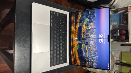 Macbook Pro 14” M4 -16 GB - Excellent condition
