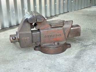 45lb Columbian Bench Vise - well maintained