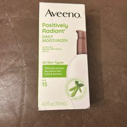 Aveeno Positively Radiant Daily Mosterizer