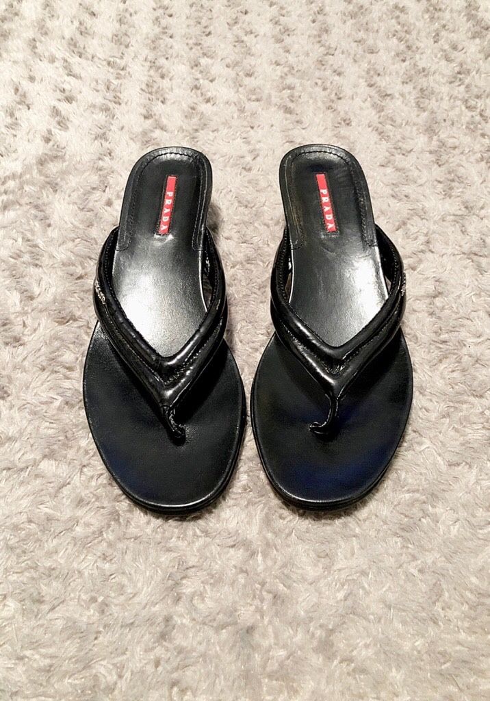 Women’s Prada sandal paid $620 great condition. Authentic Calzature Donna Black Leather