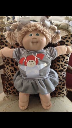 VINTAGE CABBAGE PATCH KID DOLLS ( I HAVE 51 DOLLS)