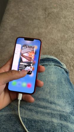 IPhone 13 red