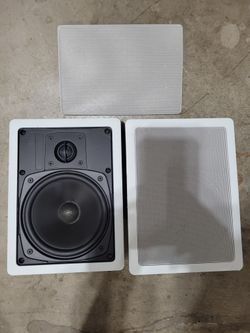 In Wall Speakers