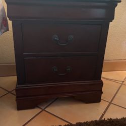 Dresser With Mirror / Nightstands