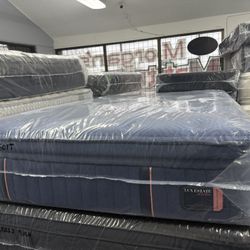 QUEEN SIZE STEARNS & FOSTER LUX ESTATE (SOFT) PILLOW TOP MATTRESS & BOX SPRING BED SET