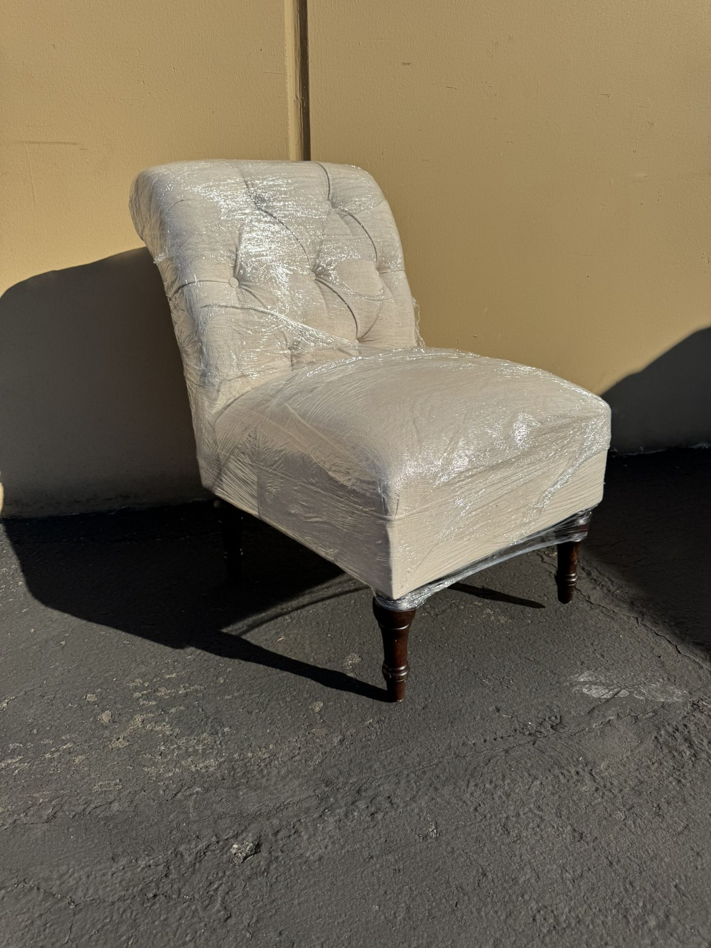 Tufted Roll Back Chair Cream With Wood Turned Legs