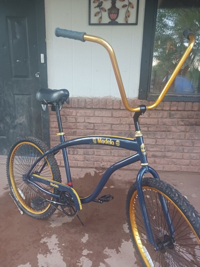 MODELO  BEACH CRUISER  $200 (OBO)