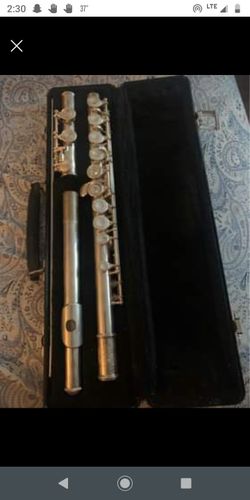 Selmer Company Bundy ll flute - excellent condition