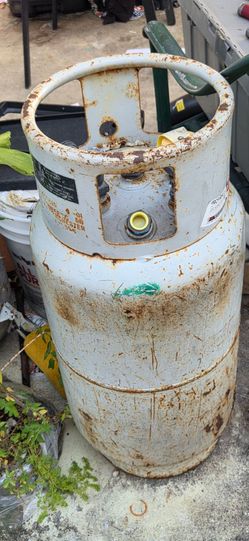 Propane  tank,   forty pound