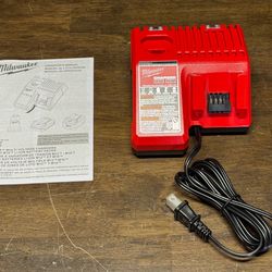 Milwaukee M18/M12 charger