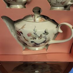 China Tea Pot and 2 Cups With Saucers