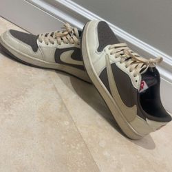 Travis Scott Jordan 1 Low 