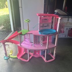 Barbie Dream House 