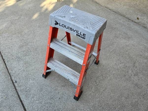 Louisville Small 2ft Ladder