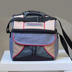 Igloo Cooler Lunch Bag, 12-Ca Lunch Box, Soft Sided Cooler Bag, carrying beverages Bag- Firm Price