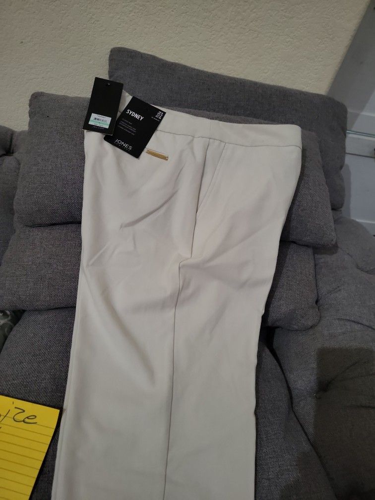 Women's Pants π Size 8. New Whith Tags