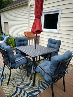 Out door table and chairs