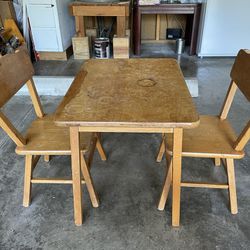 Vintage 1950S Children’s Table And Chair Set