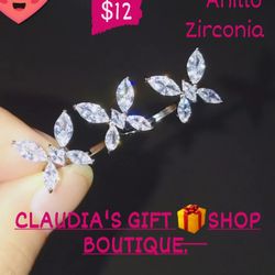 Beautiful 3 Flower Cubic Zirconia AAA Ring