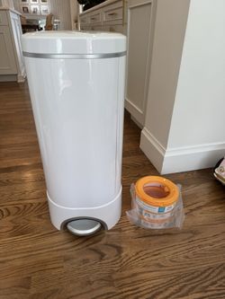 Munchkin Diaper Pail