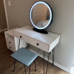 Vanity With Mirror And Seat