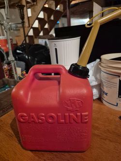Plastic 2gal gas can