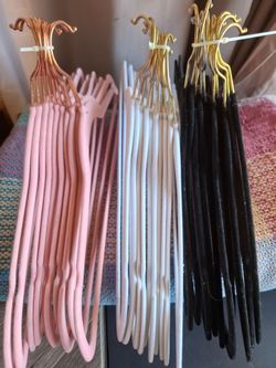 Lot of 30 quality clothes hangers