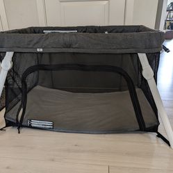 Guava lotus travel crib