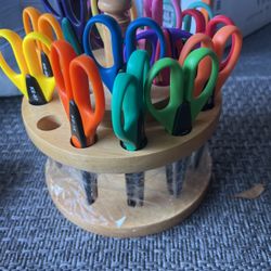 Kraft Edgers Set of 18 Pair Craft Scissors w/ Wooden Stationary Carousel Holder