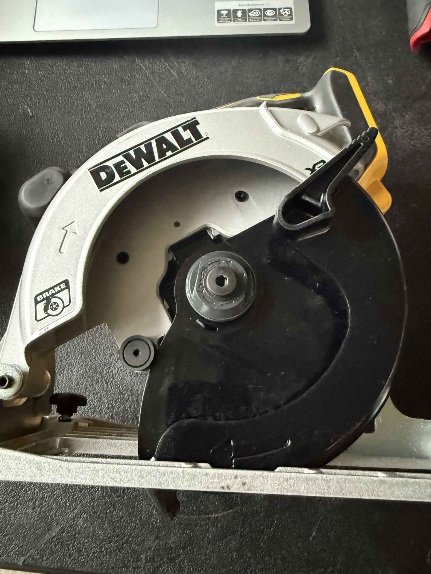 20V MAX Cordless Brushless 6-1/2 in. Sidewinder Style Circular Saw (Tool Only)