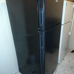 HoptPoint Black Fridge