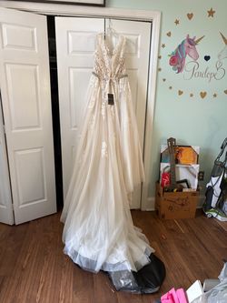 Ivory Lace A-Line Wedding Gown with Train