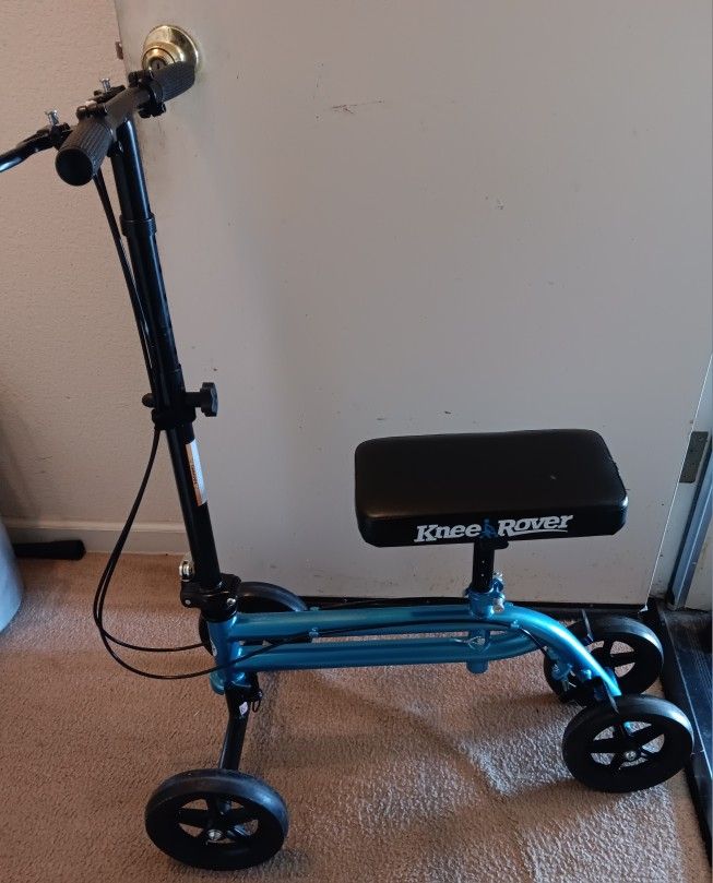 Knee Scooter/ Walker