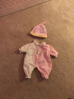 Doll outfit with hat