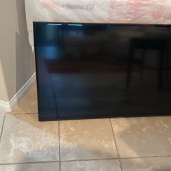 Samsung. Un43”. 2019   . With  Install  Wall  Bracket