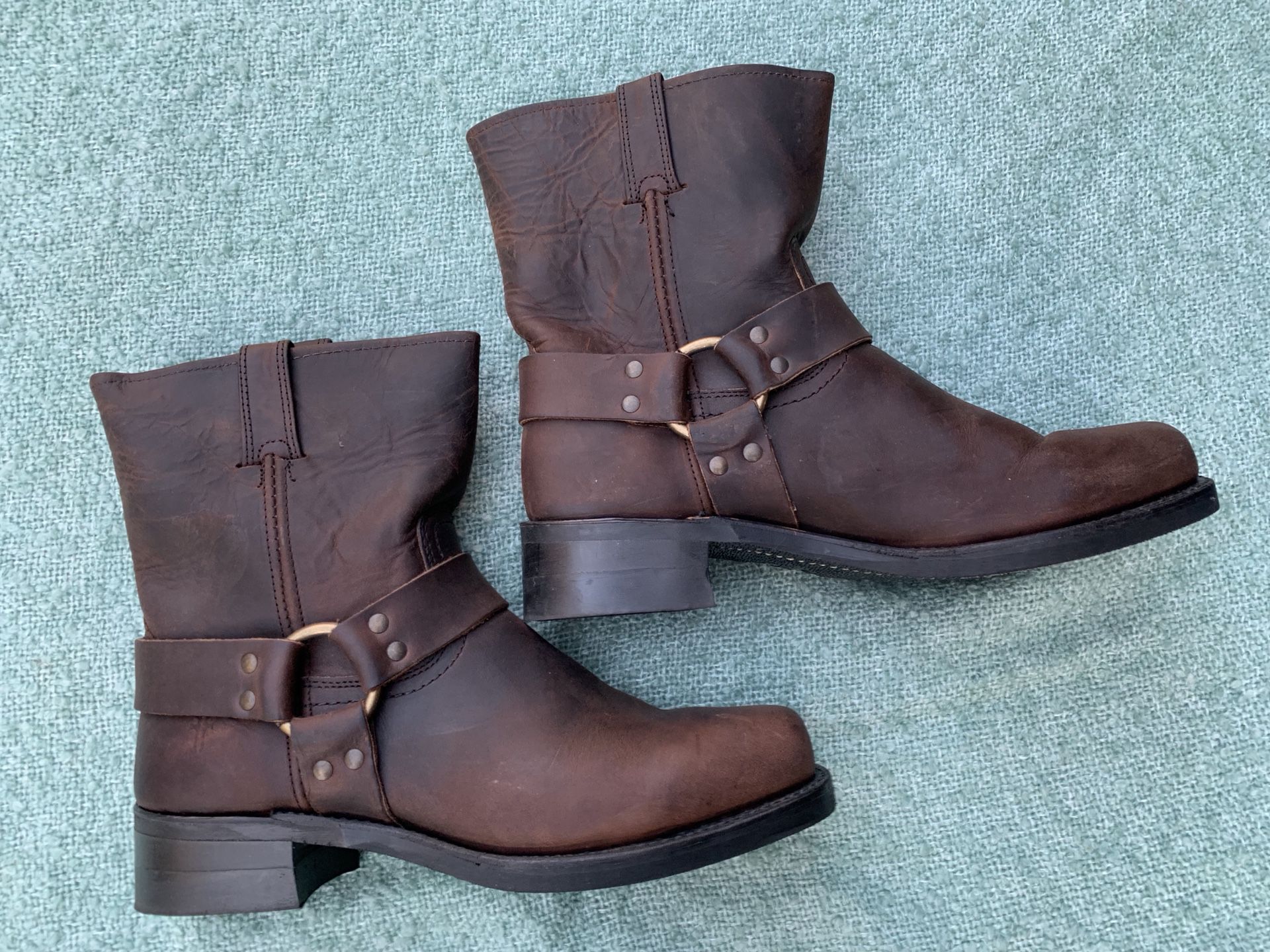 BROWN LEATHER FRYE BOOTS