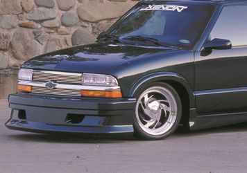 Original xenon 1998 1999 2000 2001 2002 2003 2004 Chevy s10 or blazer urethane front bumper