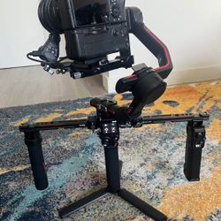 DJI Ronin RS3 Pro Full Stabilizer
Pack with Case