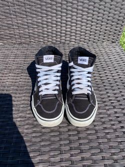 Vans black and white size 6.5 in women’s