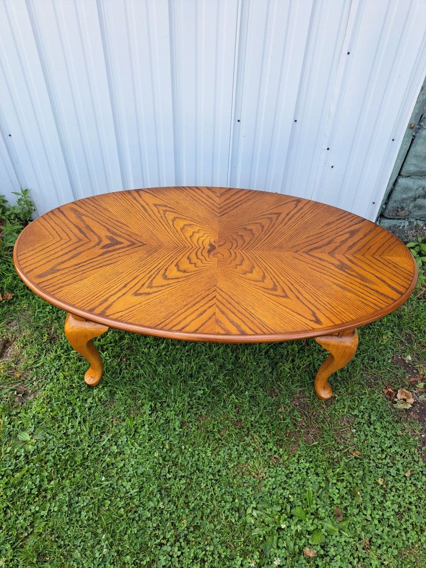Solid Oak Coffee Table Queen Anne Legs Star Pattern
