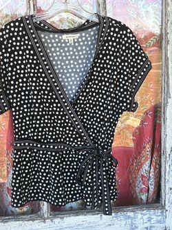 Max Studio Women’s Size Medium Black White Polka Dot Faux Wrap Top